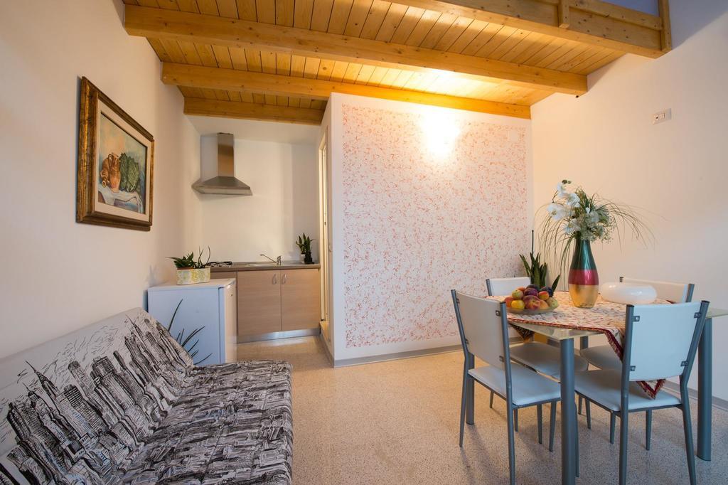 Raffaela Casa Vacanze Aradeo ภายนอก รูปภาพ