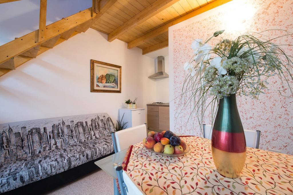 Raffaela Casa Vacanze Aradeo ภายนอก รูปภาพ