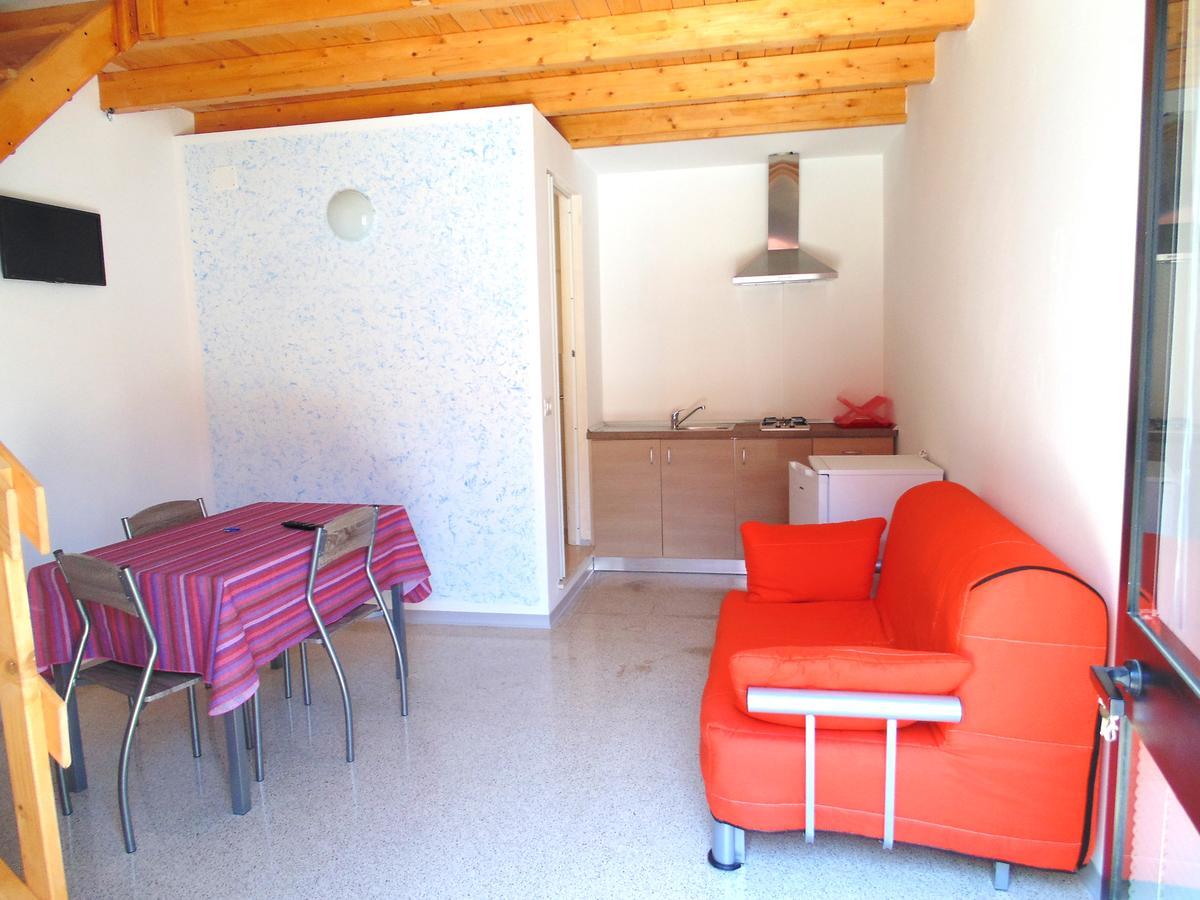 Raffaela Casa Vacanze Aradeo ภายนอก รูปภาพ